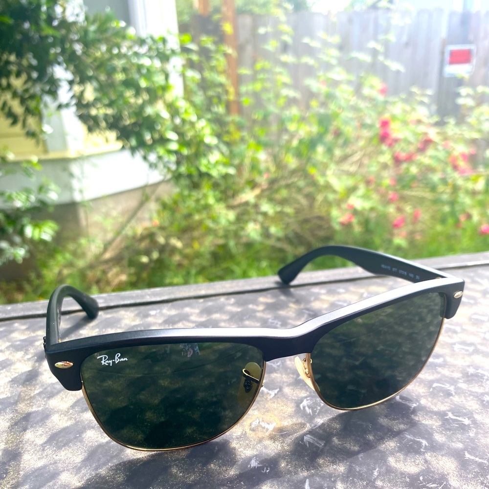 Ray Ban Sunglasses Black Rim Gold Accents
